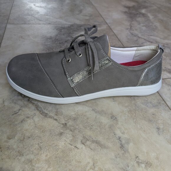 NEW SAS 'Marnie' Leather Sneakers (women's 10) - Picture 2 of 10